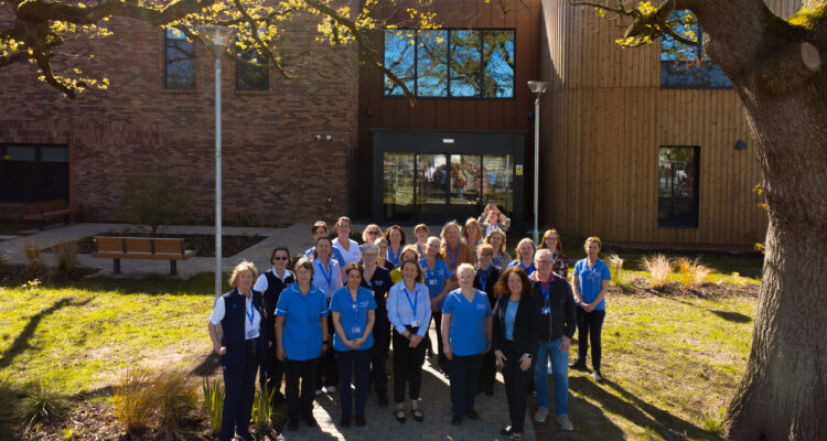 Staff-outside-new-hospice-750x400