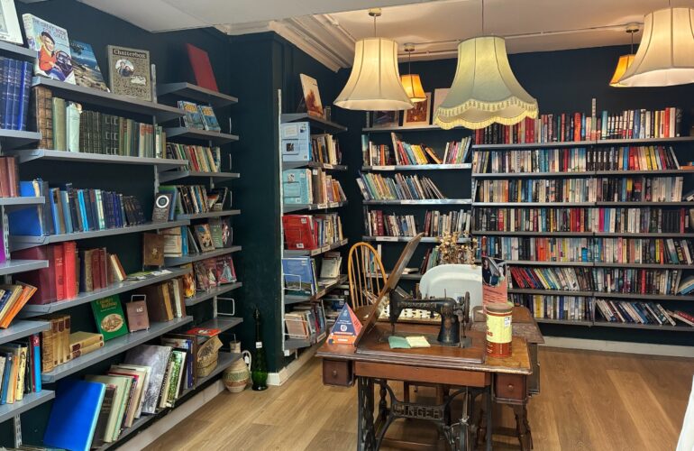 Book lovers invited to discover a Hidden Gem – and help keep the shelves full