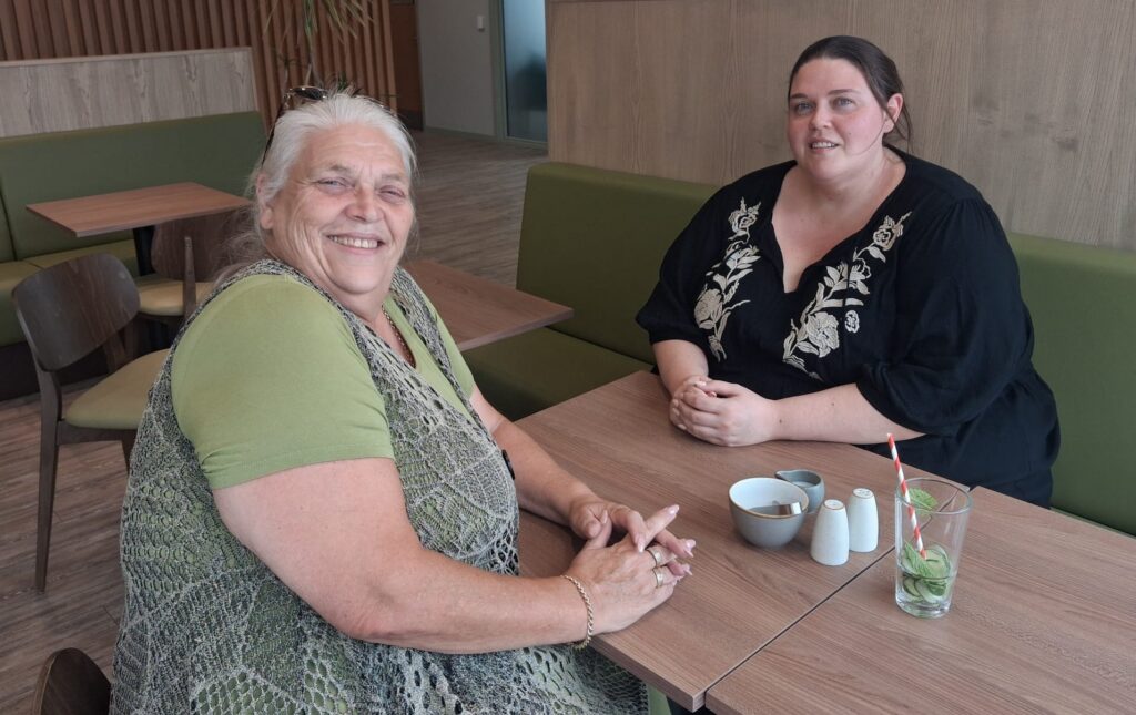 Seasons first diners - Lynda and Jennifer